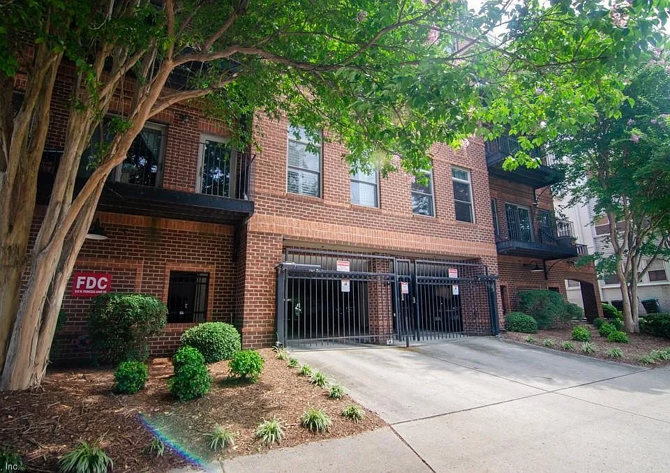 17 Carver Cir #17