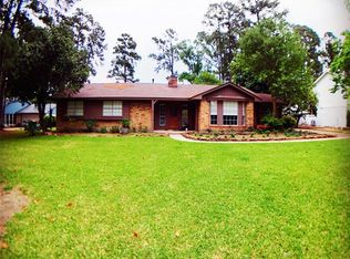 1565 Memorial Dr, Conroe, TX 77304