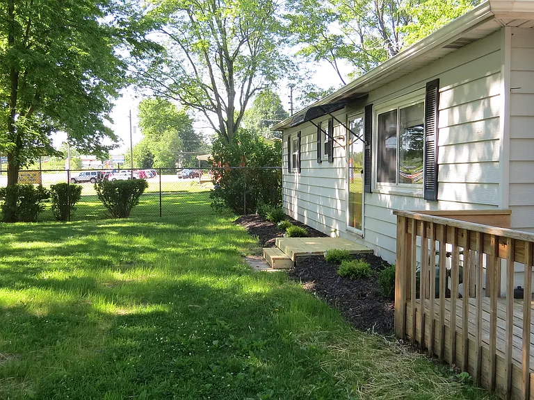 8190 Leavitt Rd — Photo 8