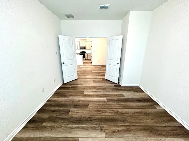 15352 Electra Cir — Photo 17