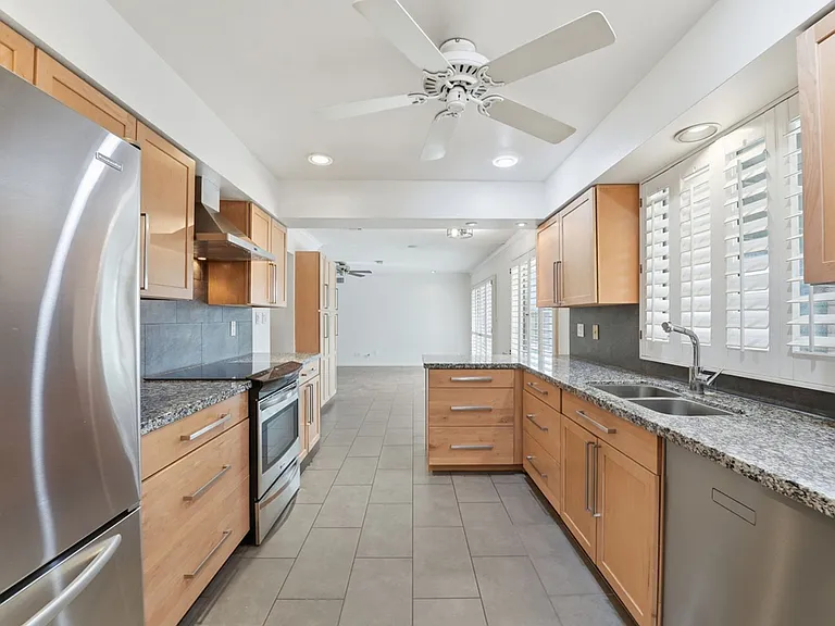 2051 E Hermosa Dr — Photo 18