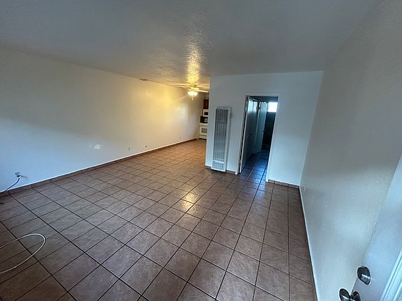 3rd image of 370 Walnut Ave APT 15