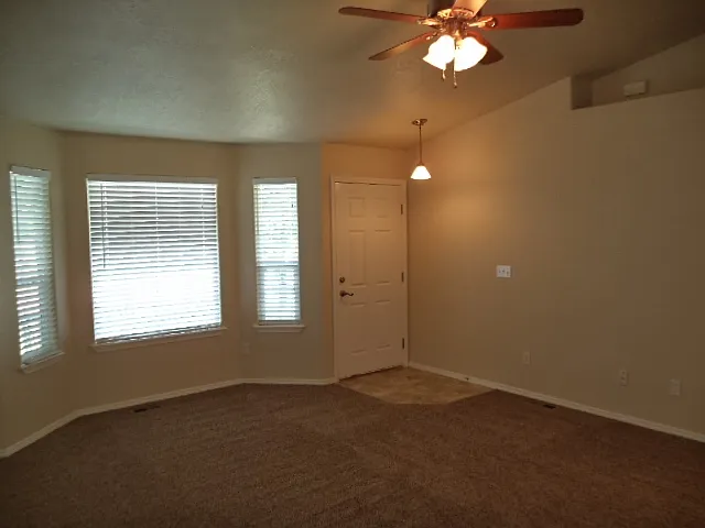 3 bed, 2.0 bath, 1120 sqft, $1,995 — Photo 4