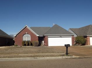 6962 Country Walk Dr, Cordova, TN 38018