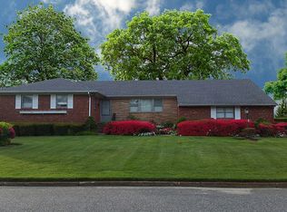 802 Aberdeen Rd, Bay Shore, NY 11706