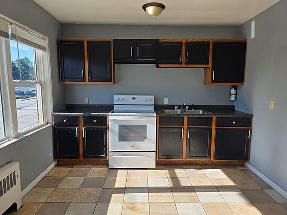 5th image of 101 W Willow Dr APT 4