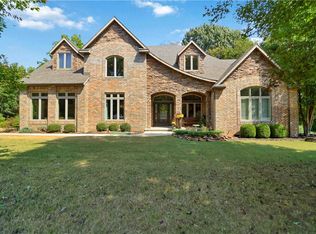 562 Winding Spring Dr, Fayetteville, AR 72703