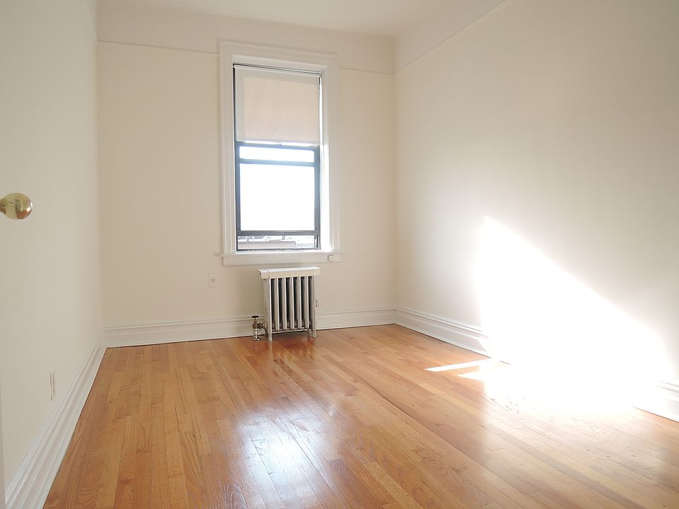 2nd image of 3036 45th St
