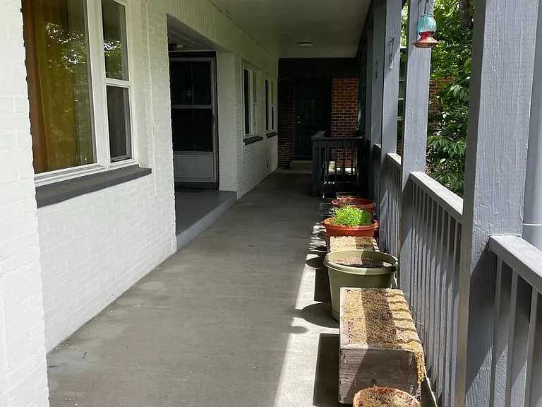 1430 SW Moss St — Photo 6