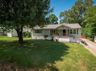 296 School St, Rossville, GA 30741