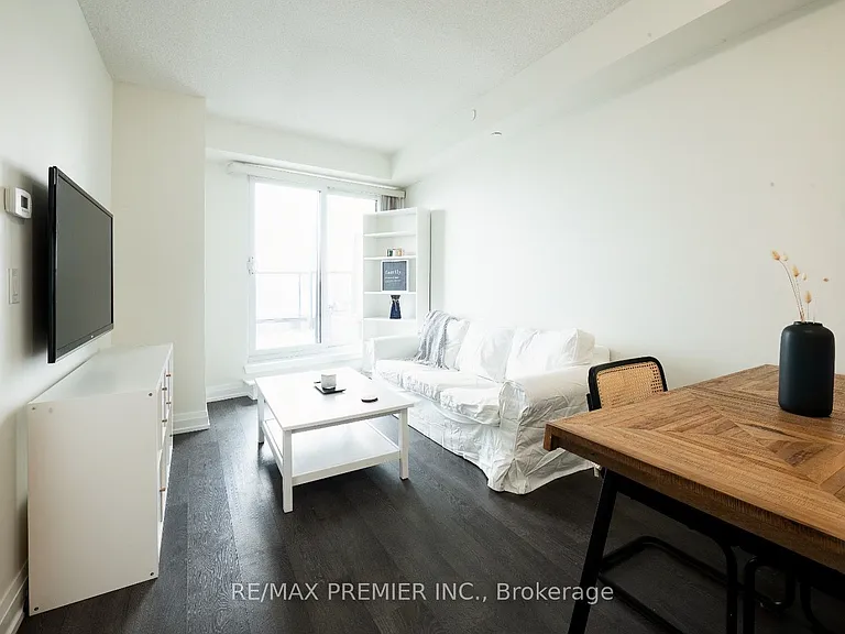 3600 Highway 7 Rd #211 — Photo 3