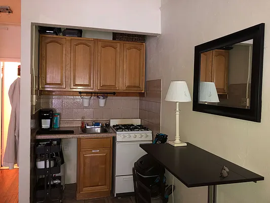 Rented by Avi Nash Associates | media 19
