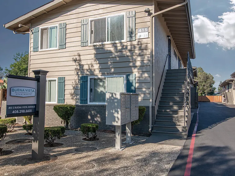 Buena Vista Apartments — Photo 2