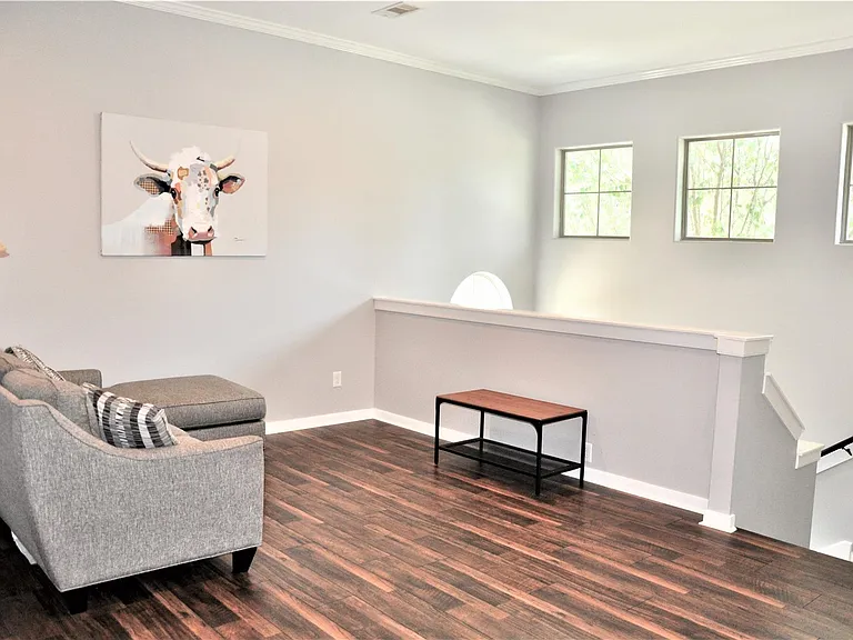 9010 Laverne Park Ln — Photo 5