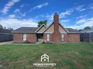 5735 Willow Springs Dr, Millington, TN 38053