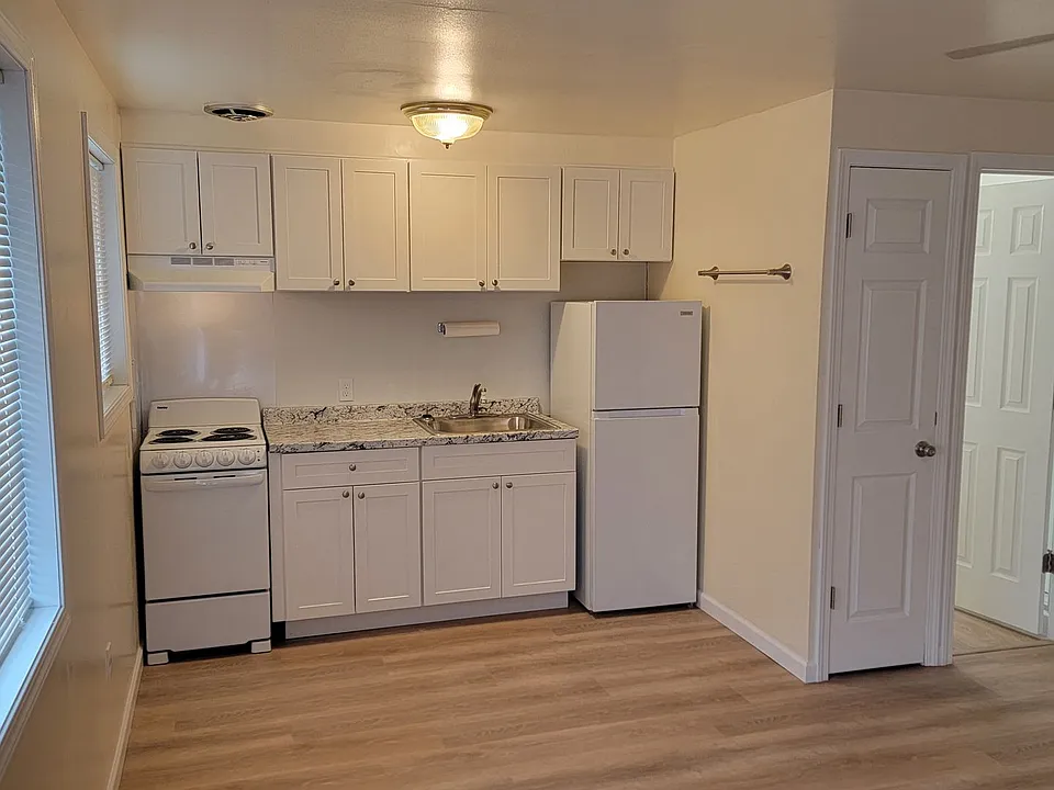 320 J St