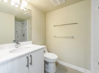 2689 Kingsway #216, Vancouver, BC V5R 0C3
