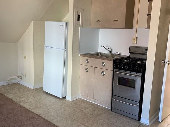5th image of 243 Chittenden Ave APT E