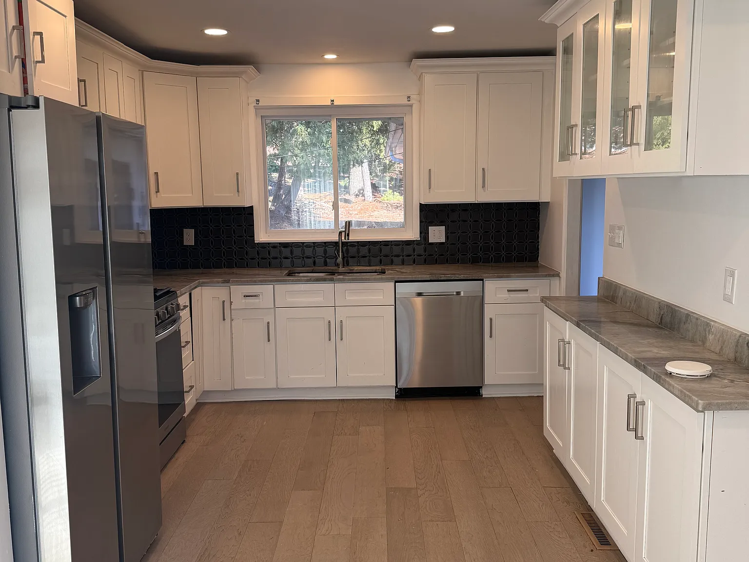 4 bed, 1915 sqft, $3,500 — Photo 4