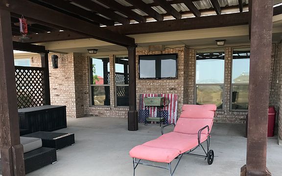 Outdoor Pergola w/TV
