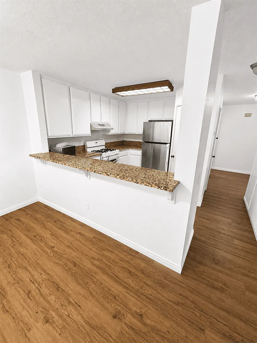 2 bed, 1000 sqft, $2,950 — Photo 2
