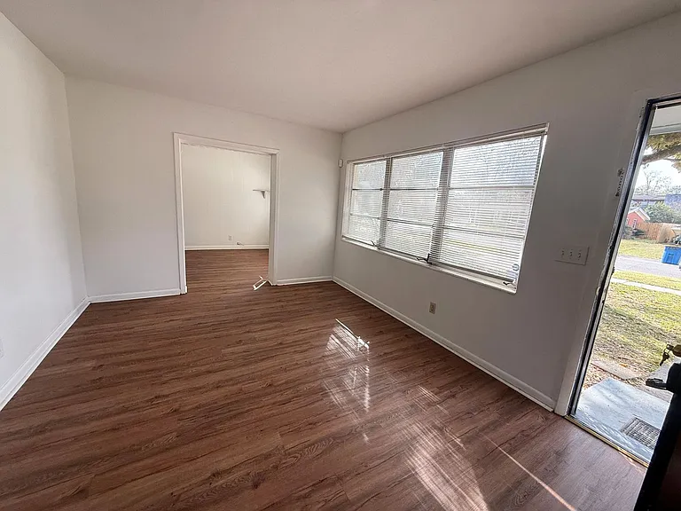 7609 Tacony Dr — Photo 3