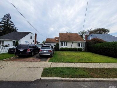 36 Camp Rd, Massapequa, NY, 11758