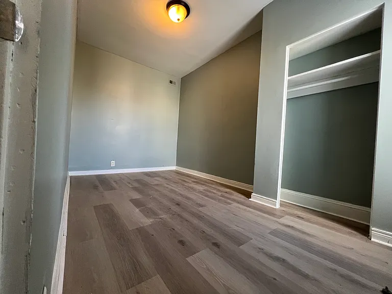 445 W Carey St — Photo 3