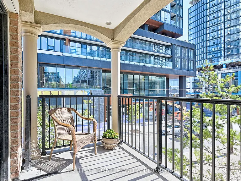 22 Western Battery Rd #109 — Photo 3