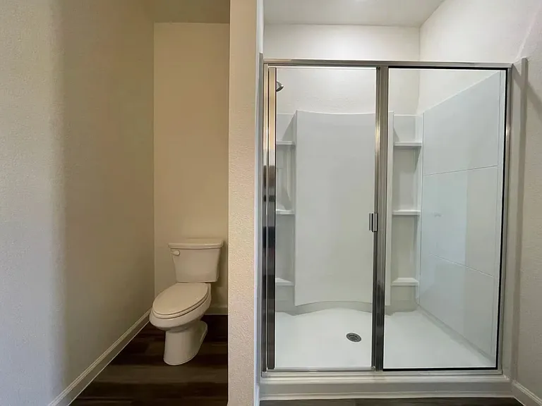716 Wellington Dr — Photo 13