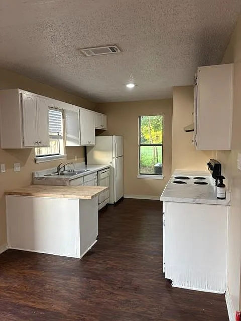 1904 Meadowgreen Dr - 1904 A — Photo 1