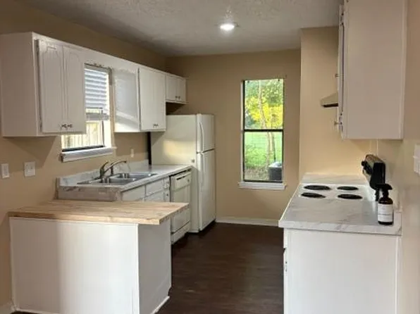1904 Meadowgreen Dr, Kilgore, TX