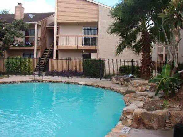 10203 Forum Park Dr APT 142, Houston, TX 77036