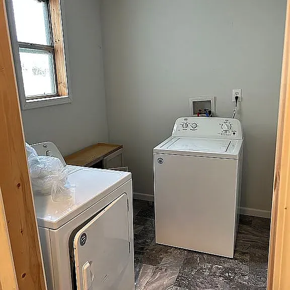 300 Kelly Dr — Photo 11