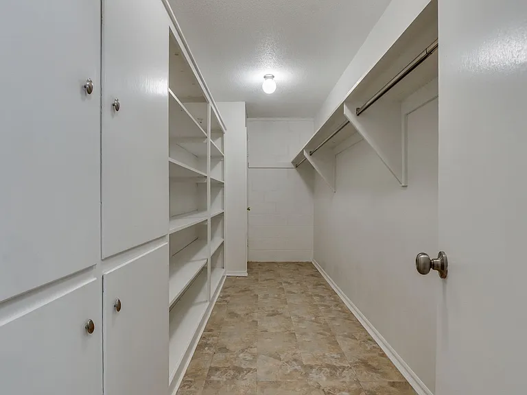 2518 NW 62nd St — Photo 26
