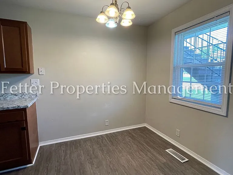 3404 Marion Ave — Photo 5