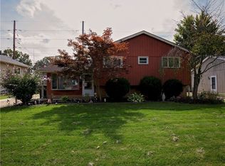 717 Thornwood St, Elyria, OH