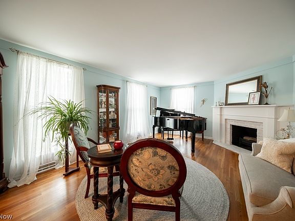 4th image of 118 Parmelee Dr