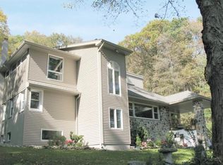 66 Deerhaven Rd, Mahwah, NJ 07430