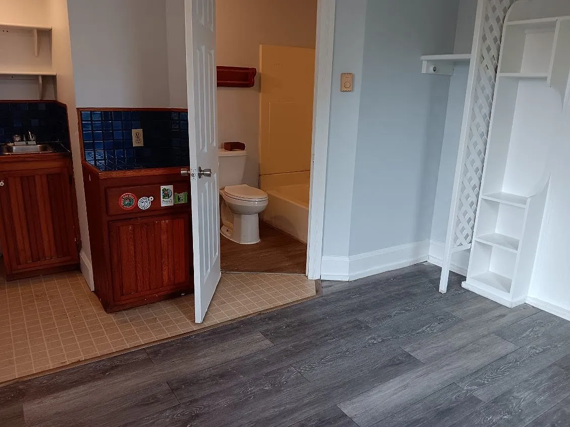 Studio, 650 sqft, $1,200 — Photo 3