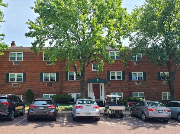 Indian Valley, 60 S County Line Rd #B08, Souderton, PA 18964