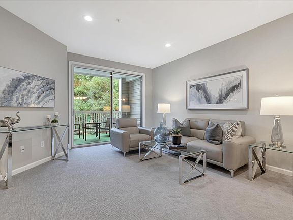 4th image of 903 Sunrose Ter APT 203