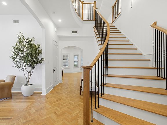 2nd image of 6743 Gaston Ave