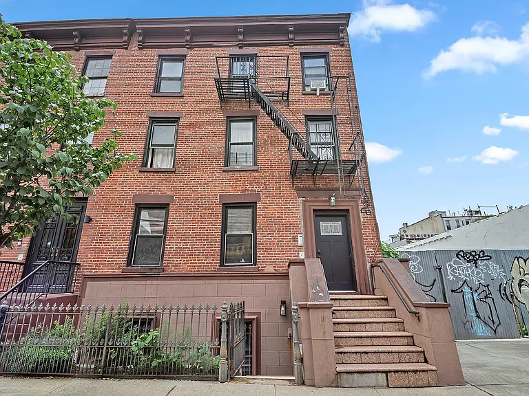 111 Wolcott St #1 — Photo 1