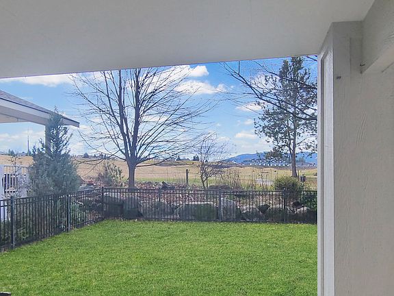 Backyard, with view of the golfcourse