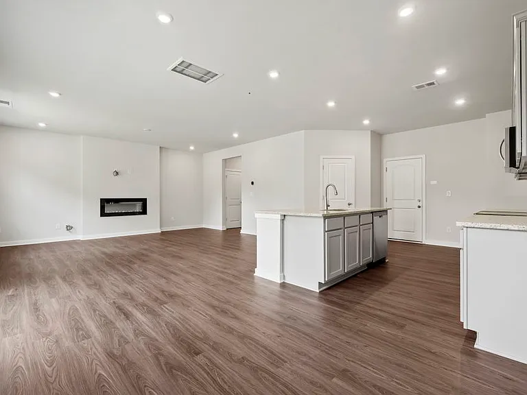 2317 Blue Sky Meadows Dr — Photo 7