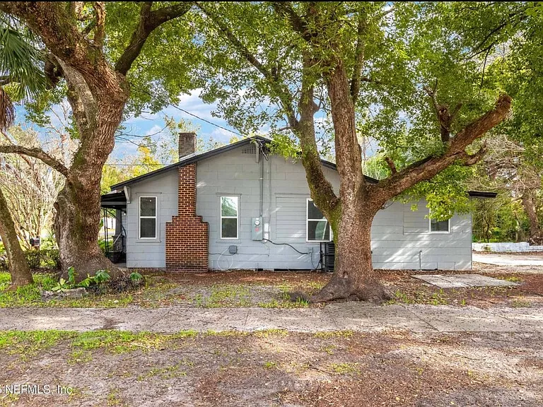 352 Golfair Blvd — Photo 16