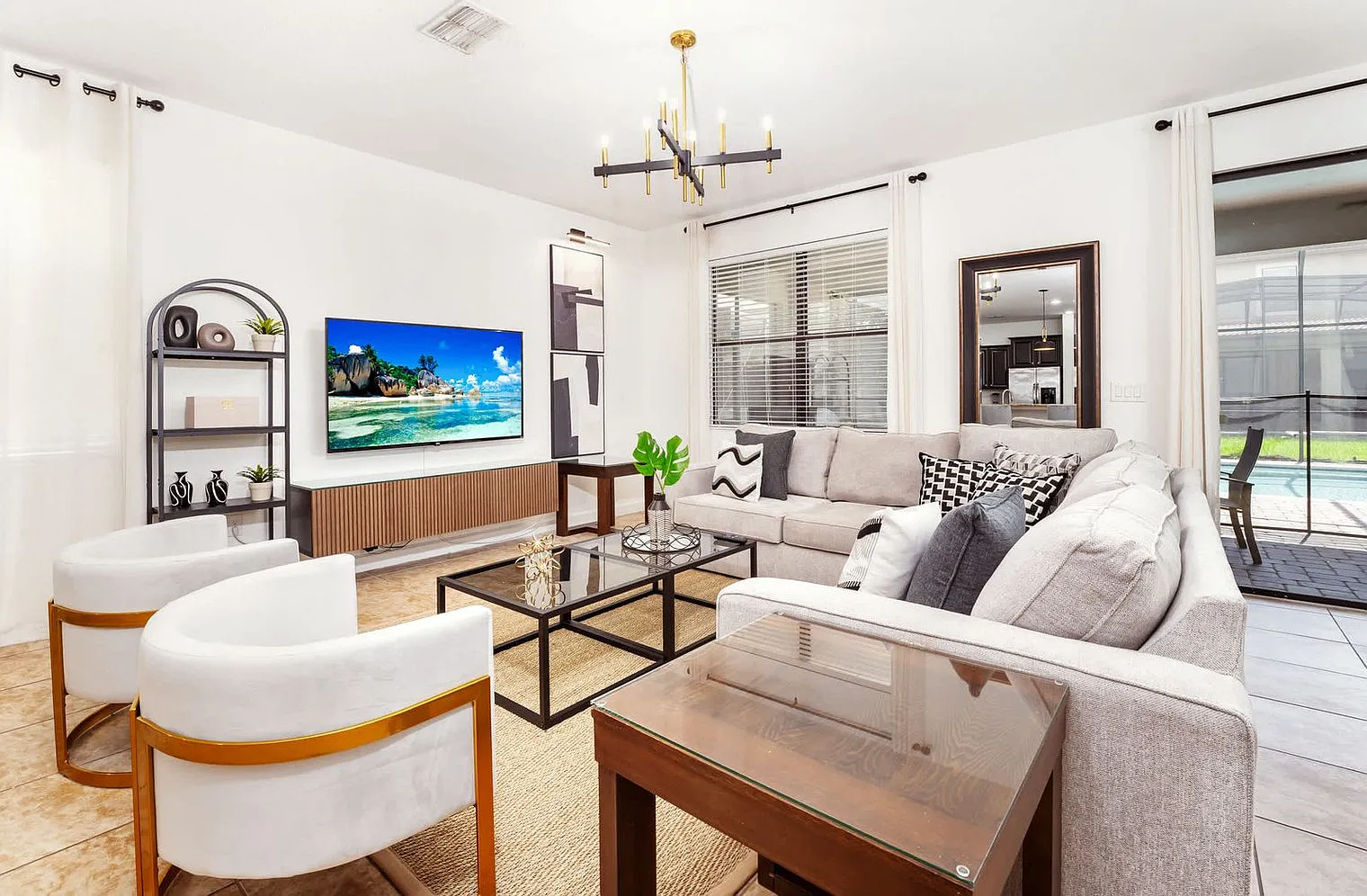 9 bed, 5.0 bath, 3907 sqft, $7,115 — Photo 1