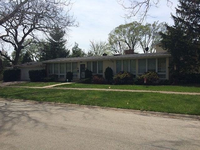 1st image of 418 E Schiller St