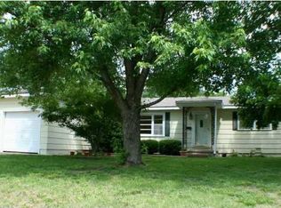 2020 N Dearborn St, Augusta, KS 67010